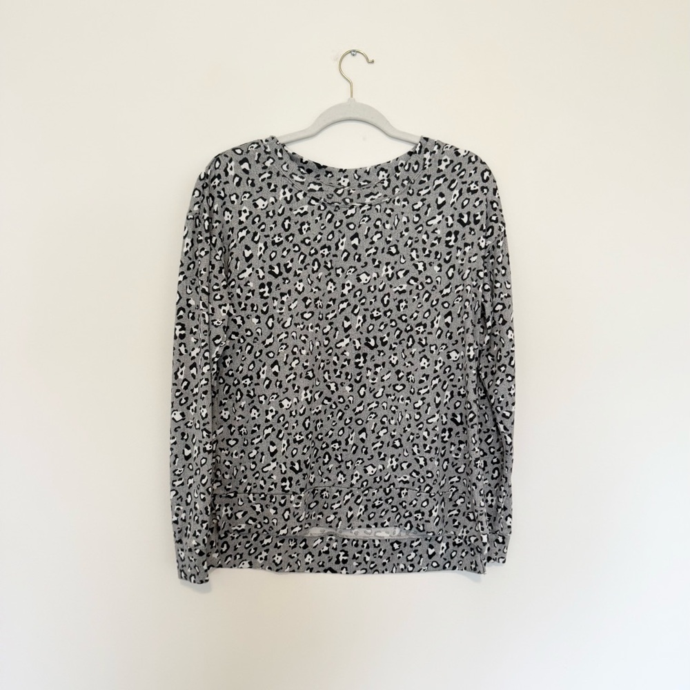Secret Treasures Gray Long Sleeve Blouse